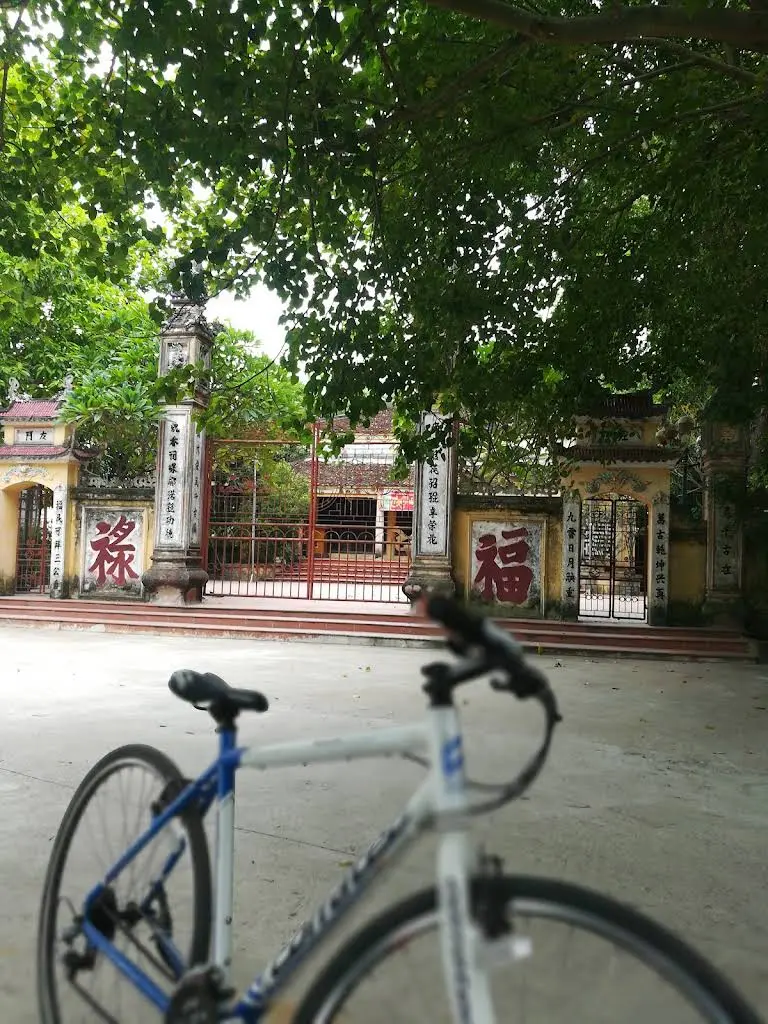 Không gian cảnh quan bên ngoài Đình làng Bối Khê