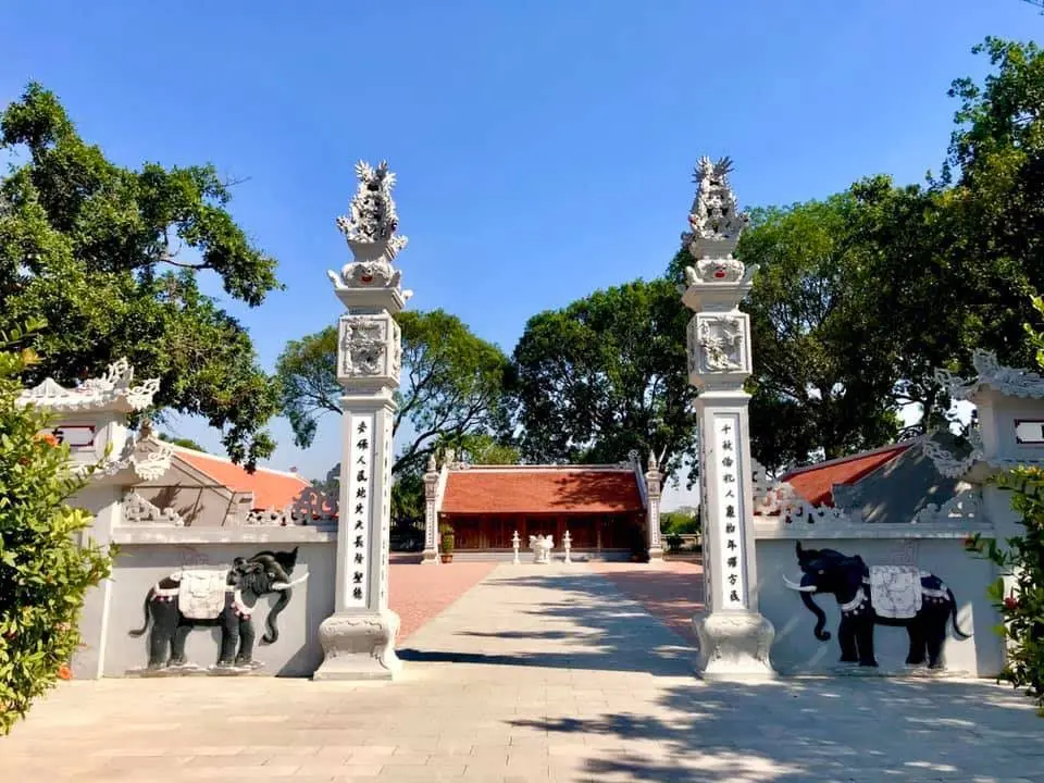Cảnh quan di tích Đình Chử Xá