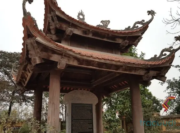 Nhà bia Đình Ngoại