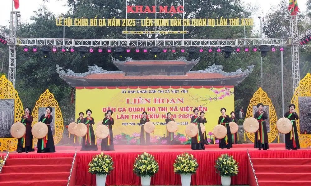 Tiết mục văn nghệ tại Lễ hội Bổ Đà