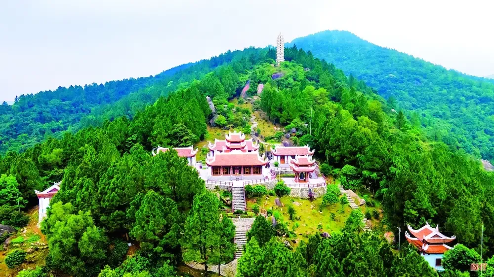 Tổng thể Chùa Hương Tích