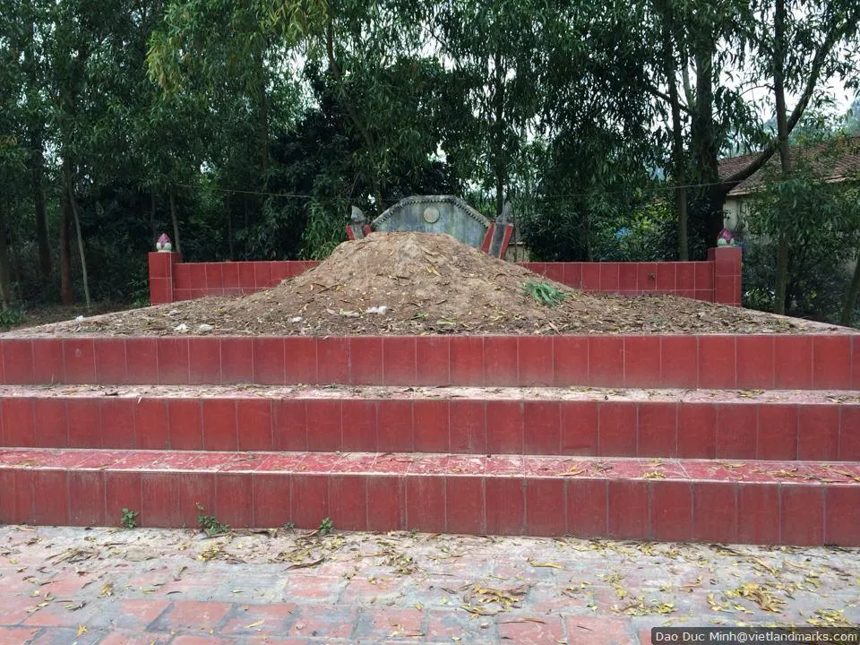 Mộ phần Quan Nguyễn Giáp Thái tại Lăng Quan Thái Bảo