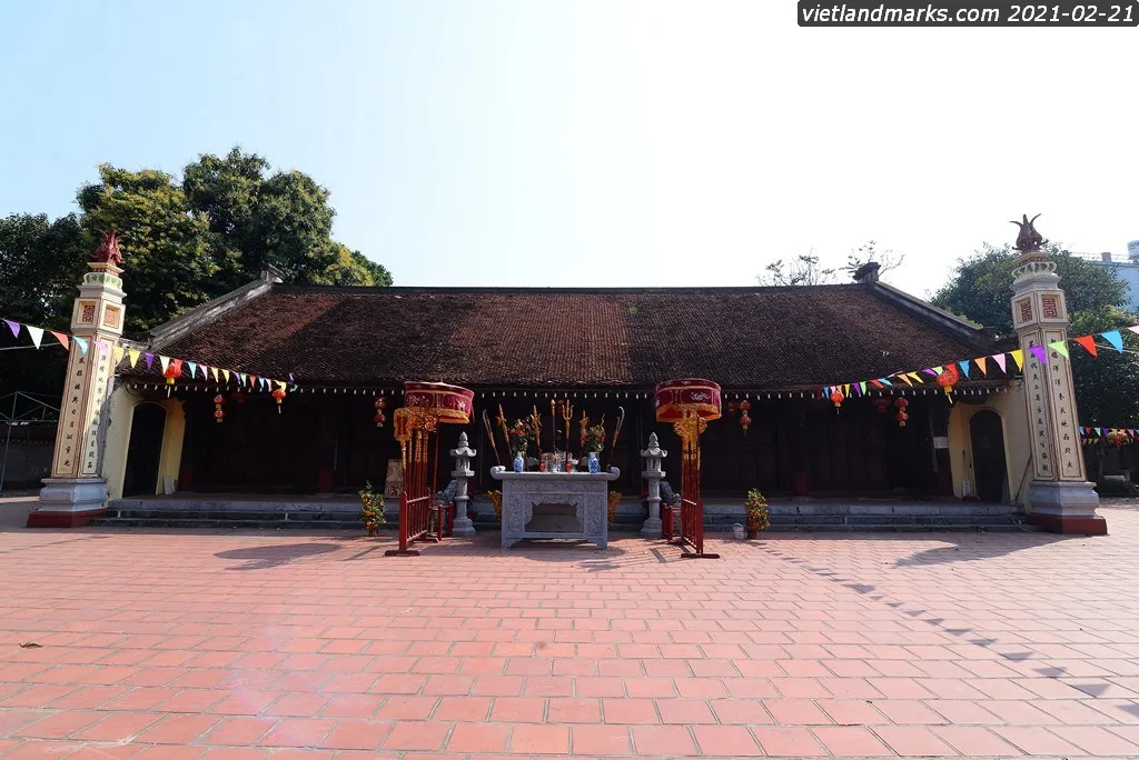 Tòa đại đình Đình Linh Đàm