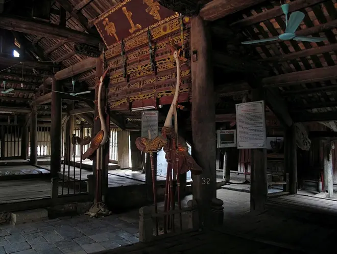 Bên trong Đình Vường