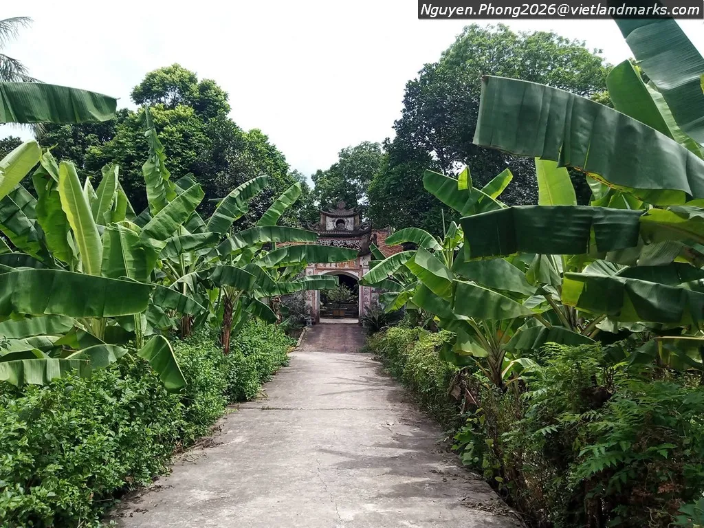 Lối vào Chùa Giai Sơn