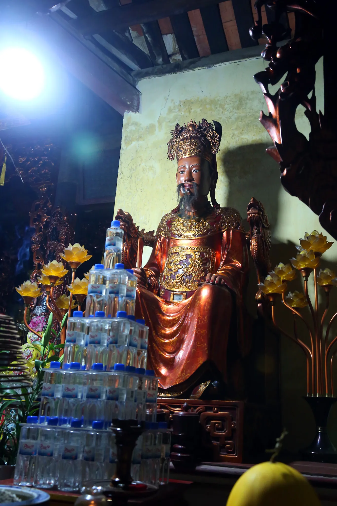 Tượng phật trong Chùa Tu Hoàng (Càn Phúc tự)