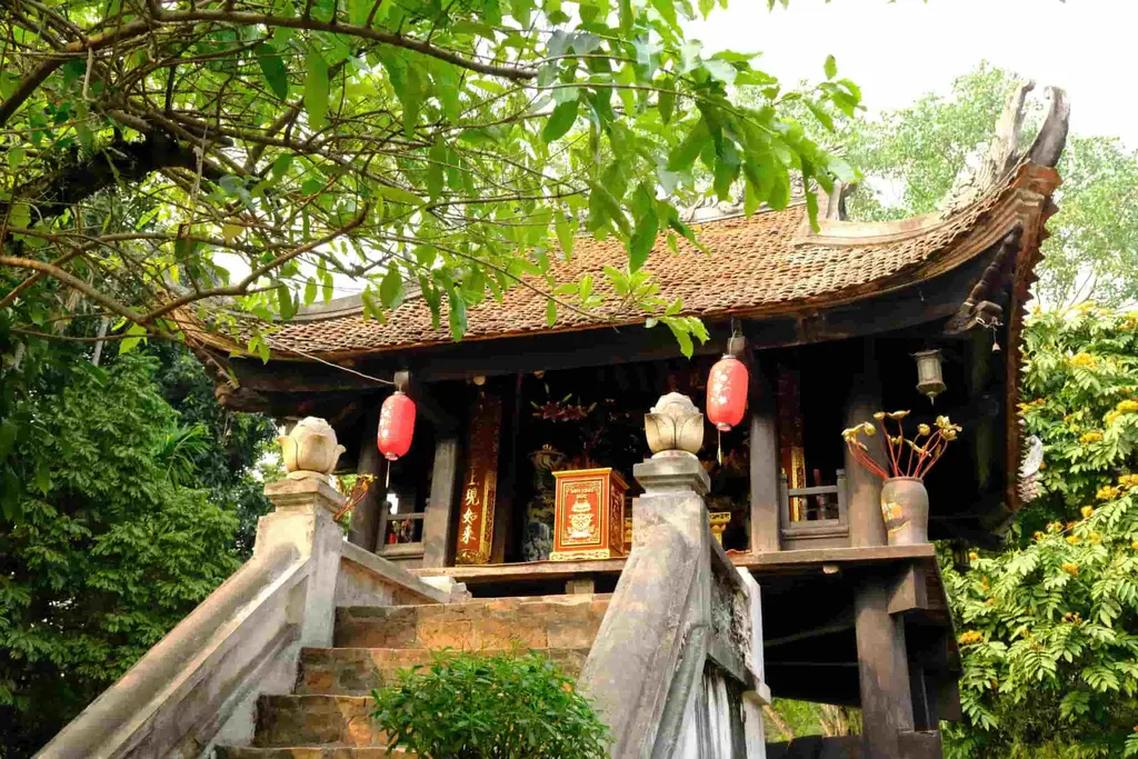 Quang cảnh Chùa Một Cột