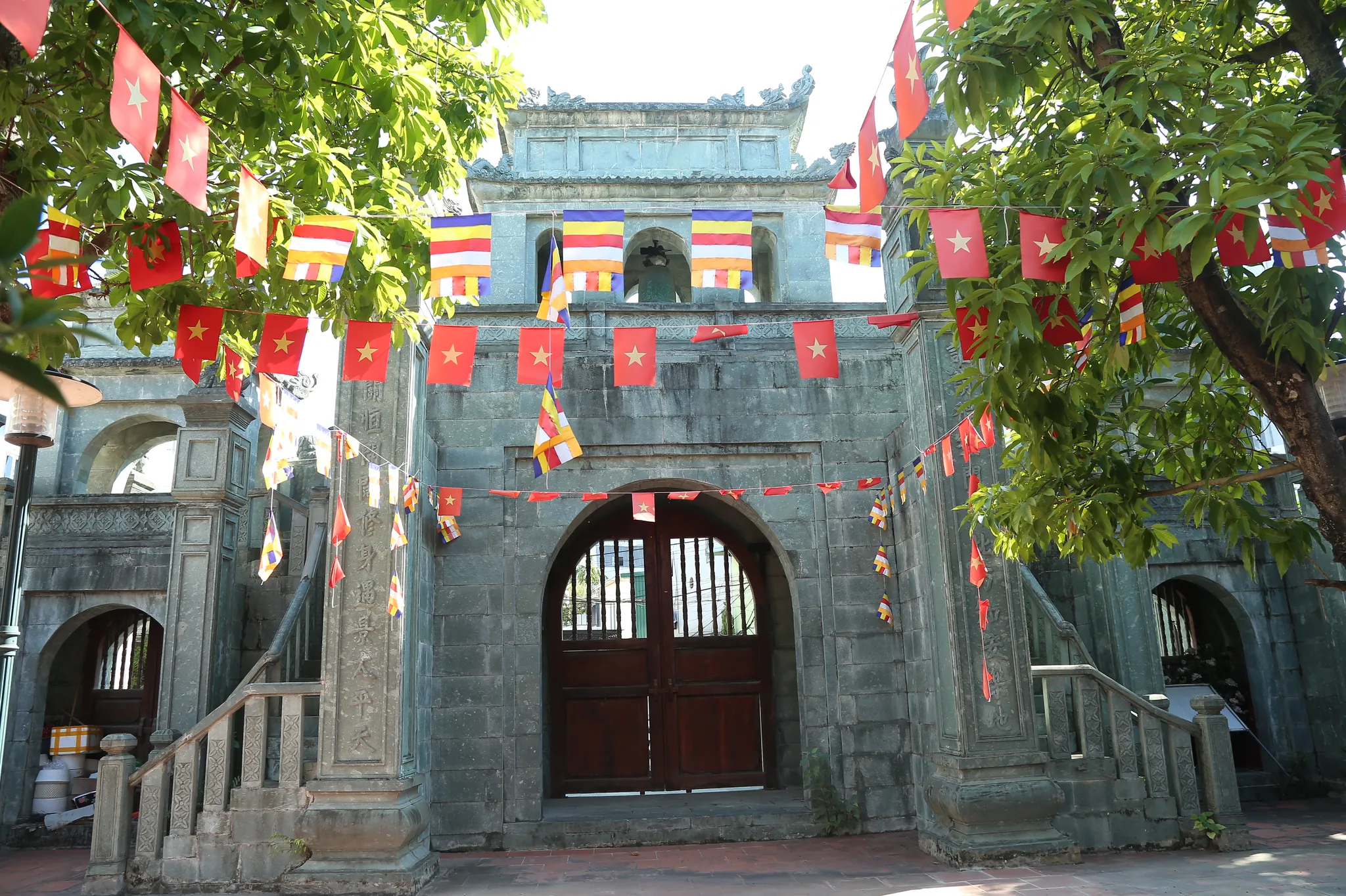 Công tam quan chùa Đại Bi
