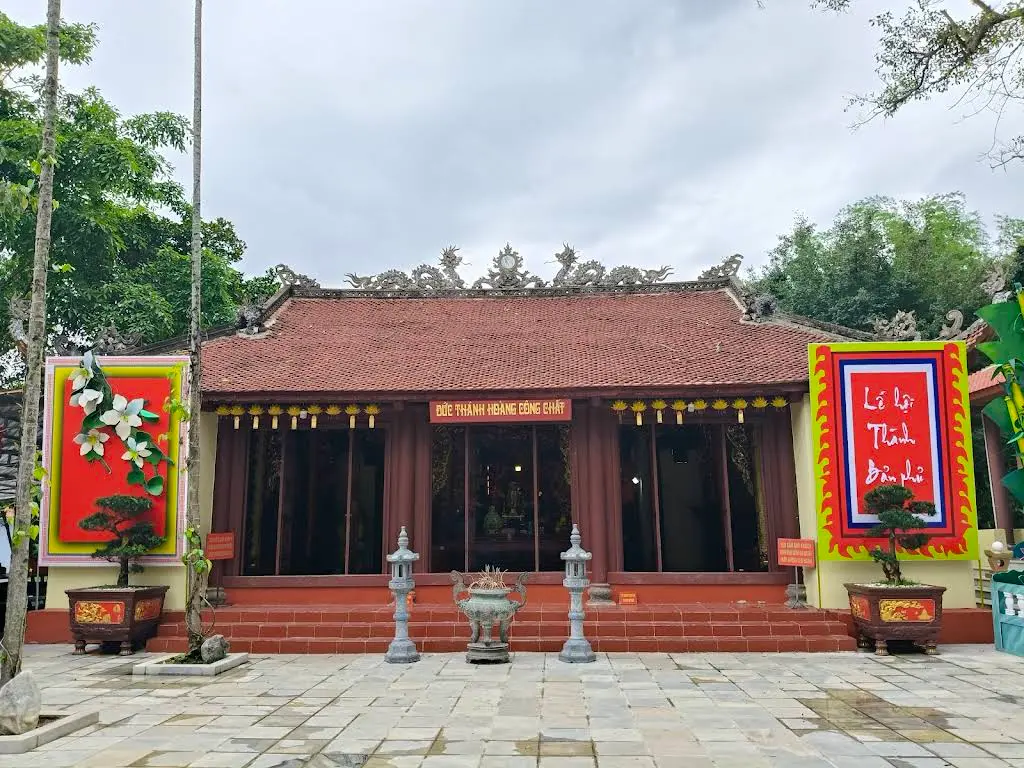 Cảnh quan khu di tích Thành Bản Phủ
