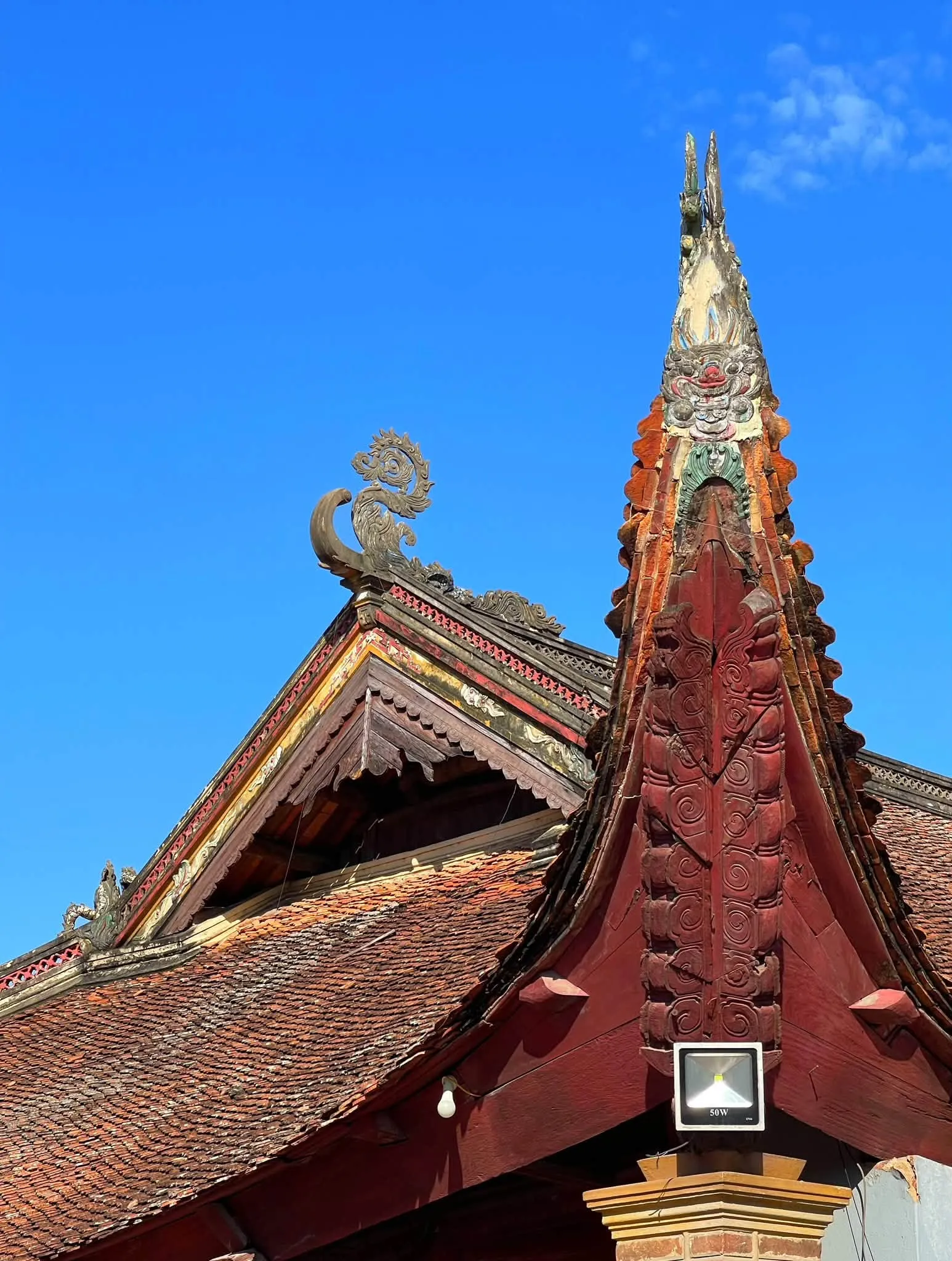 Mái đao đình Tam Tảo