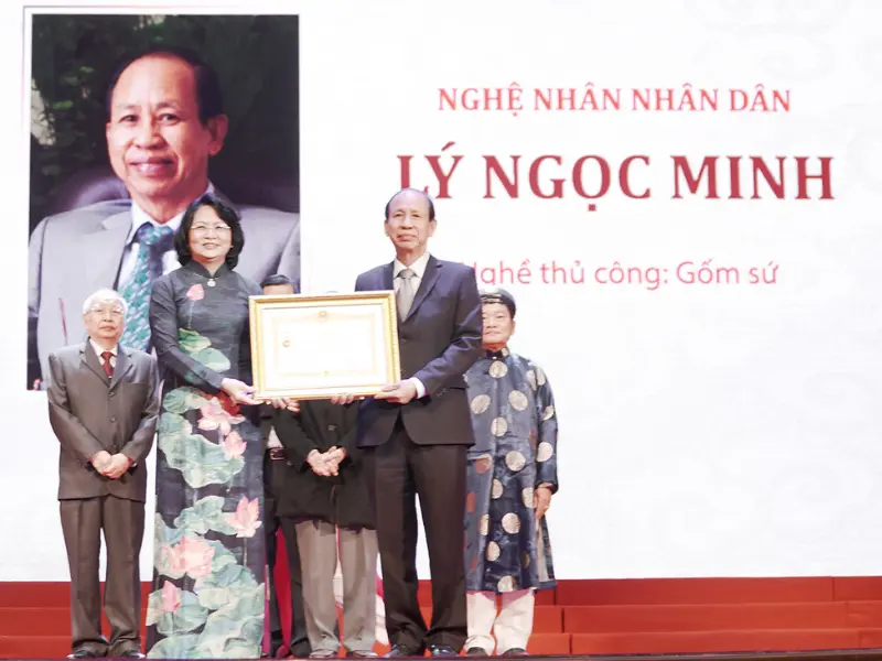 Lễ vinh danh những đóng góp xuất sắc của NNƯT Lý Ngọc Minh