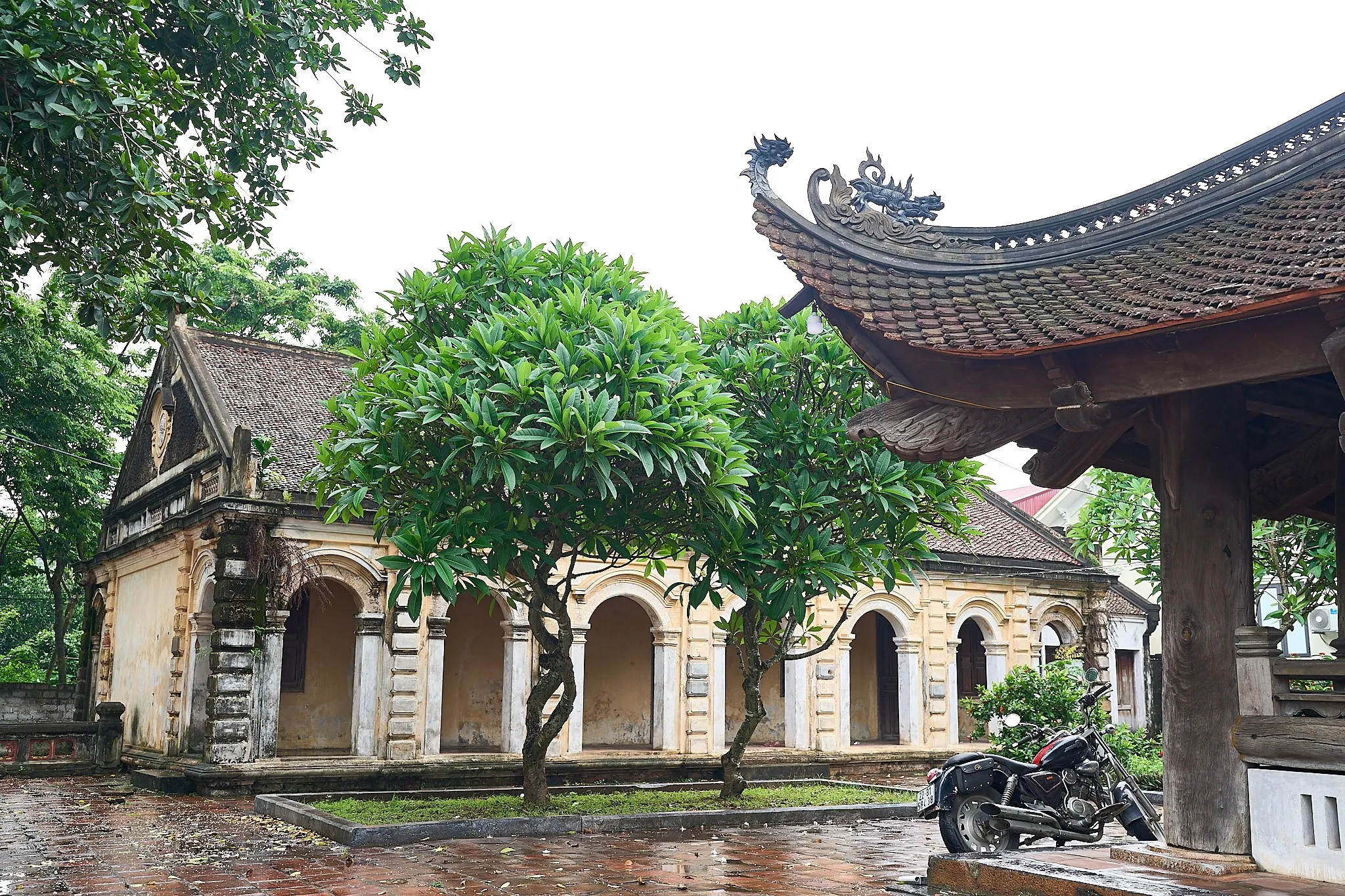 Không gian cảnh quan di tích Đình Chu Quyến
