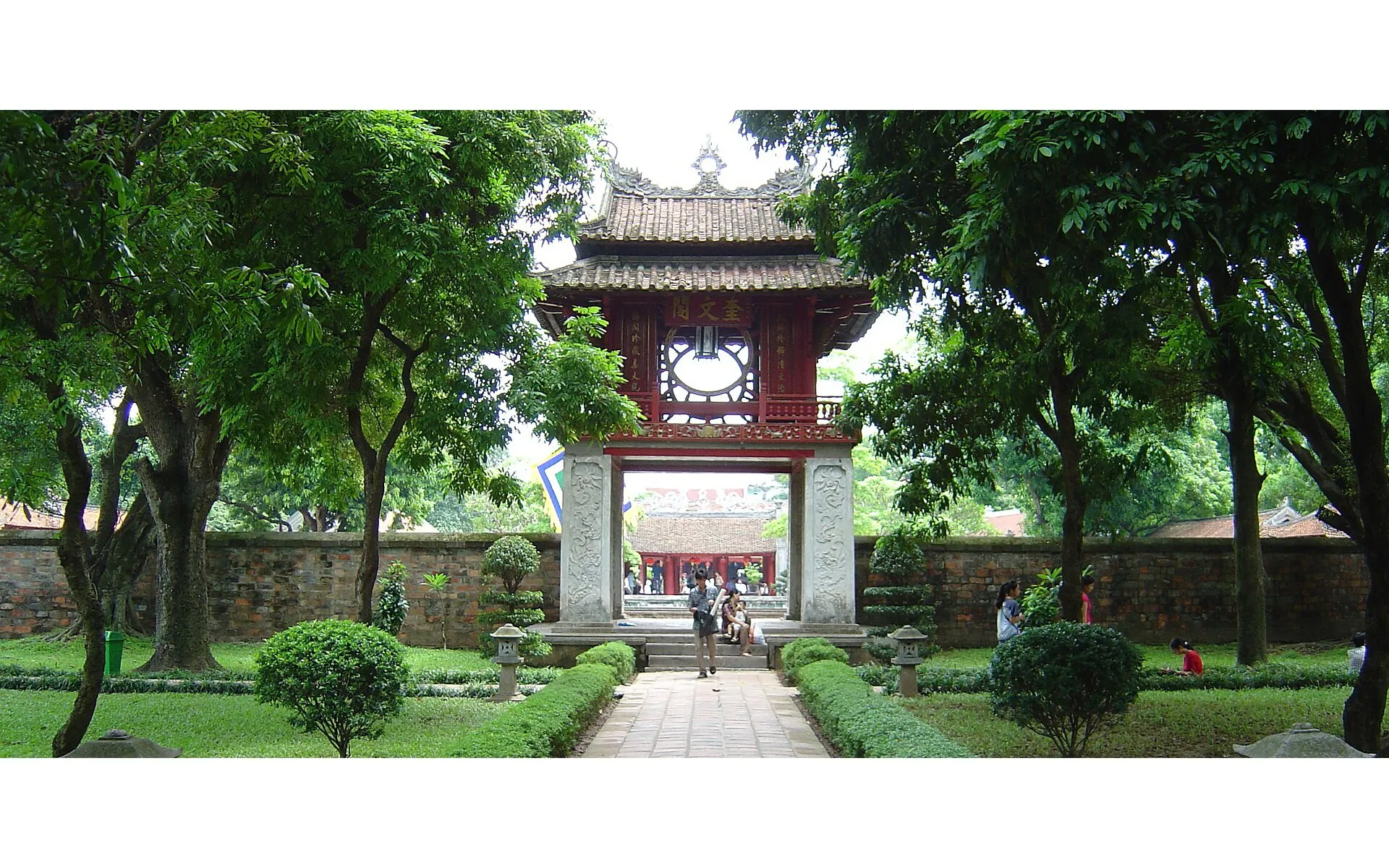 Lối vào Văn Miếu - Quốc Tử Giám
