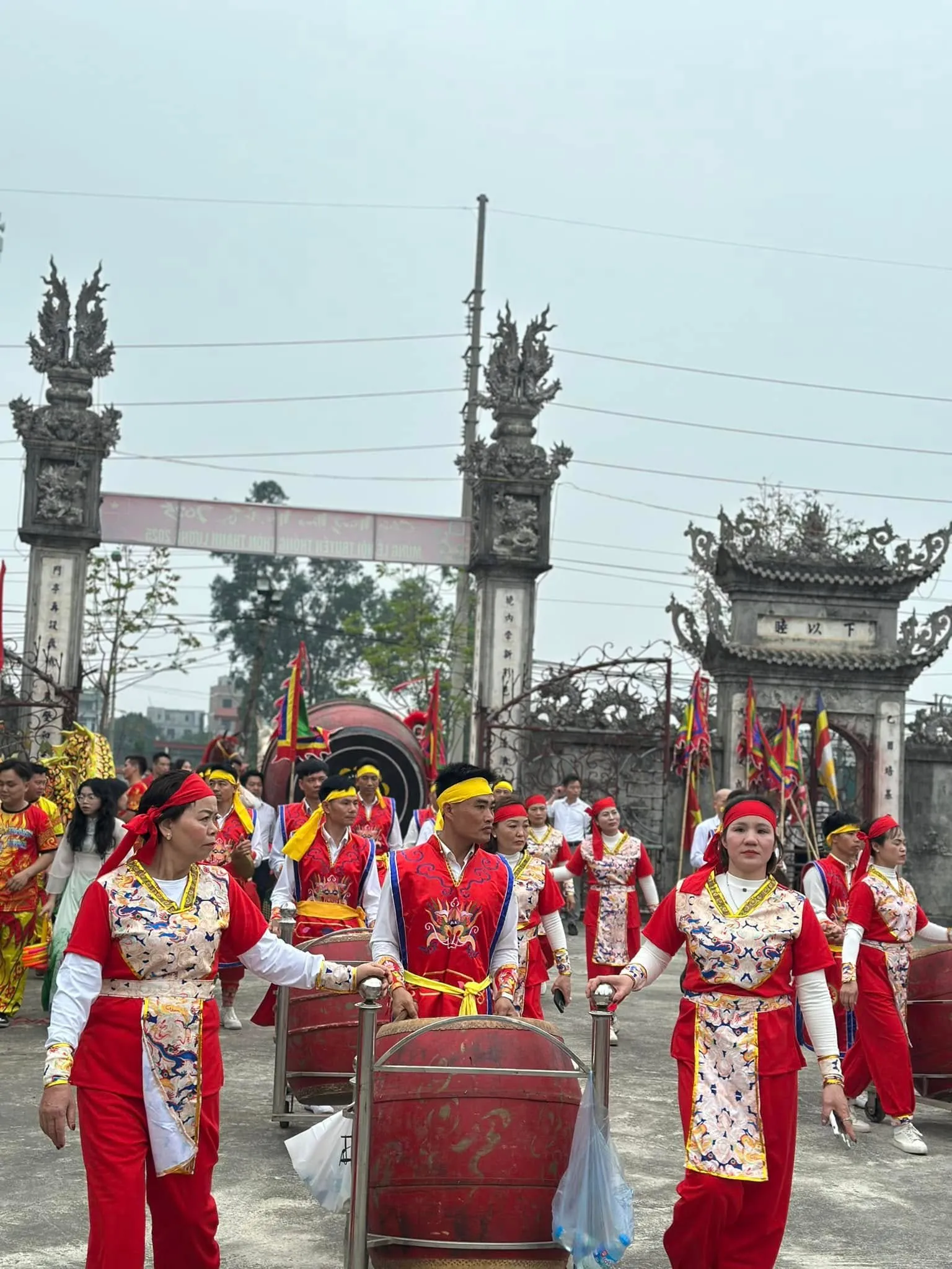 Dàn trống trong Hội đình Thanh Lương