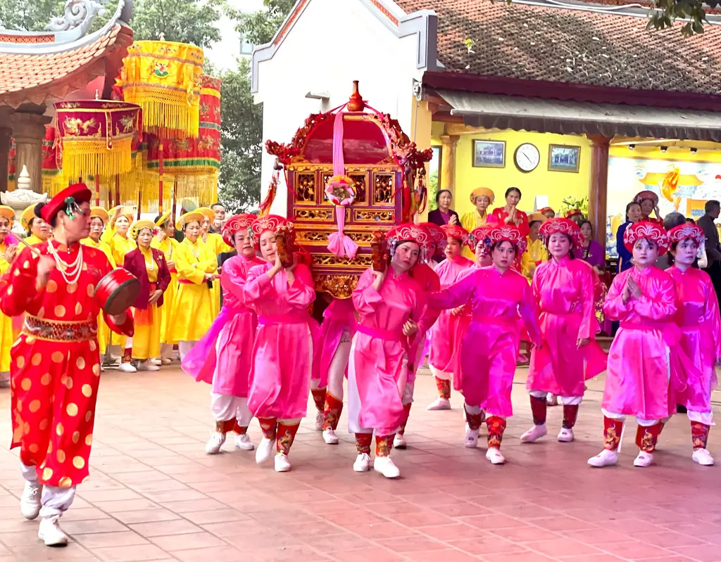 Lễ rước kiệu tại Hội đình Giàn