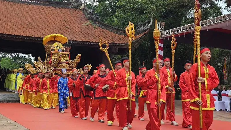 Rước kiệu tại Lễ hội Lam Kinh