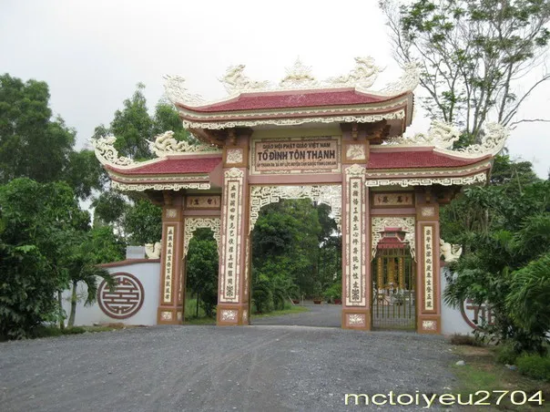 Cổng Chùa Tôn Thạnh
