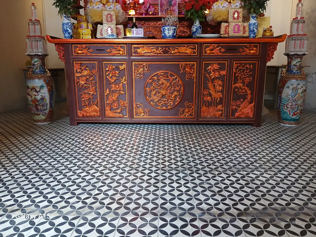 Chấp tải thờ (bàn thờ chấp tải) Di tích số 22 Hàng Buồm