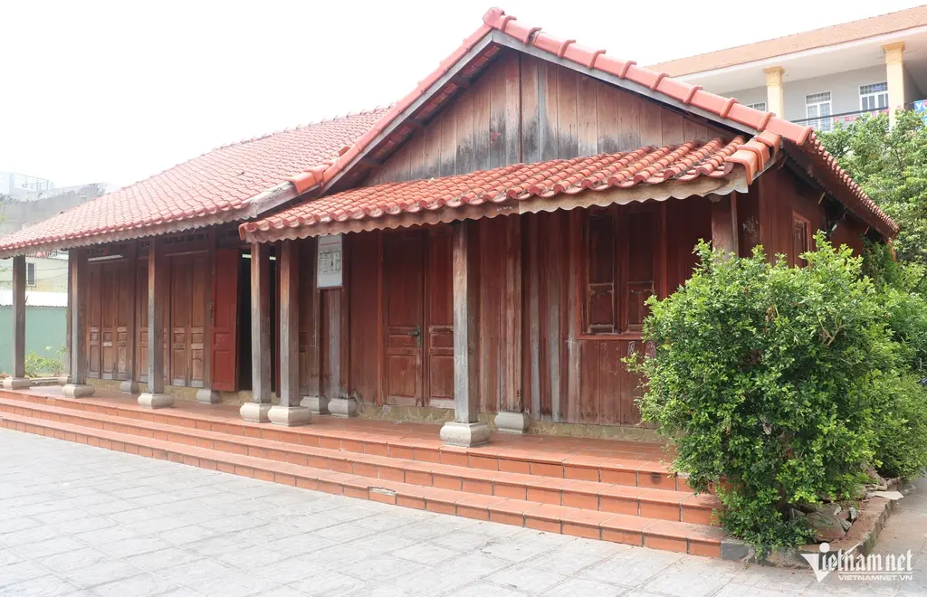 Không gian bên ngoài căn nhà má Tám Nhung