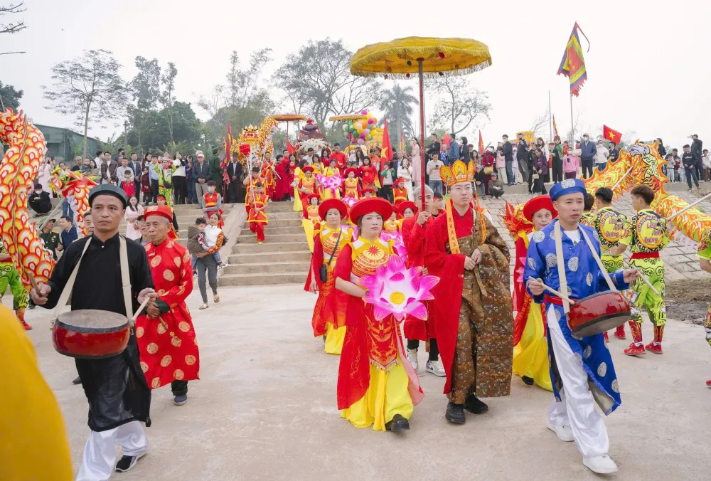 Lễ rước Hội đình làng Đại Lan