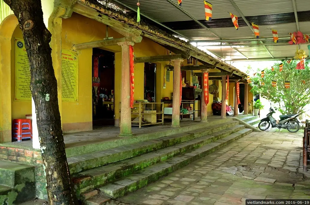 Cảnh quan bên trong Chùa Chài