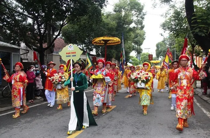 Lễ rước cung nghinh Thánh Mẫu tại Lễ hội Điện Huệ Nam (Điện Hòn Chén)