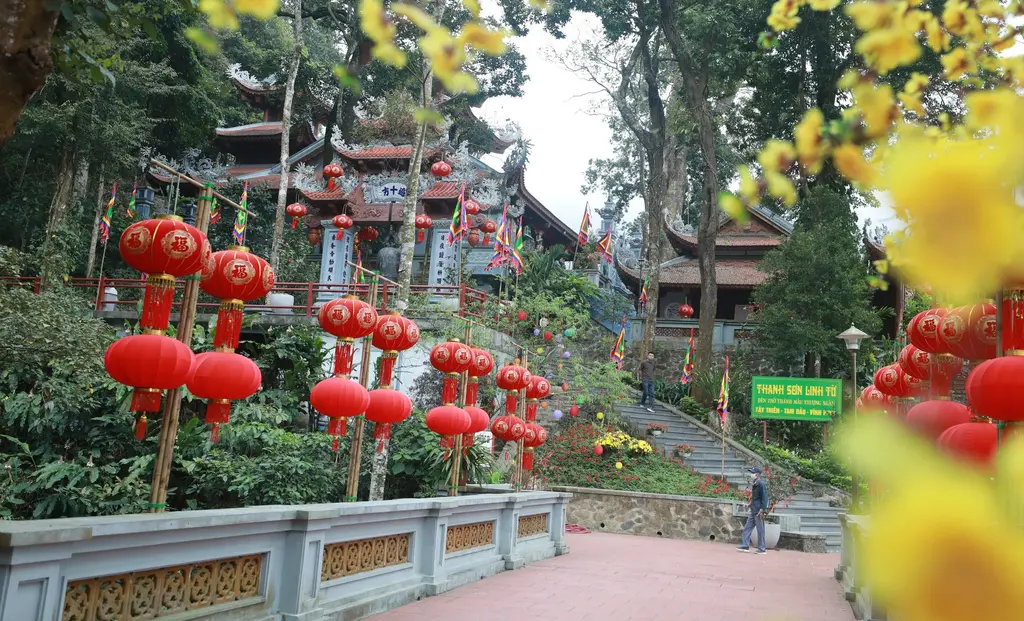 Khuôn viên khu danh thắng Tây Thiên - Tam Đảo