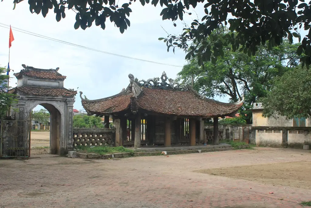 Khuôn viên Chùa Đại Bi