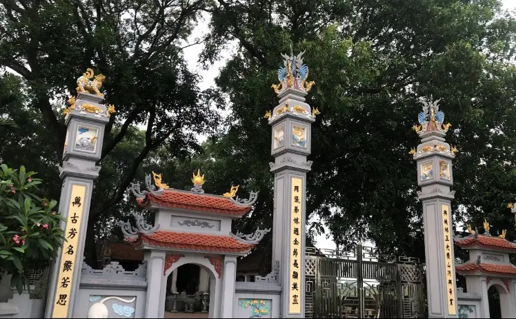 Cổng Đền Vũ Lâm