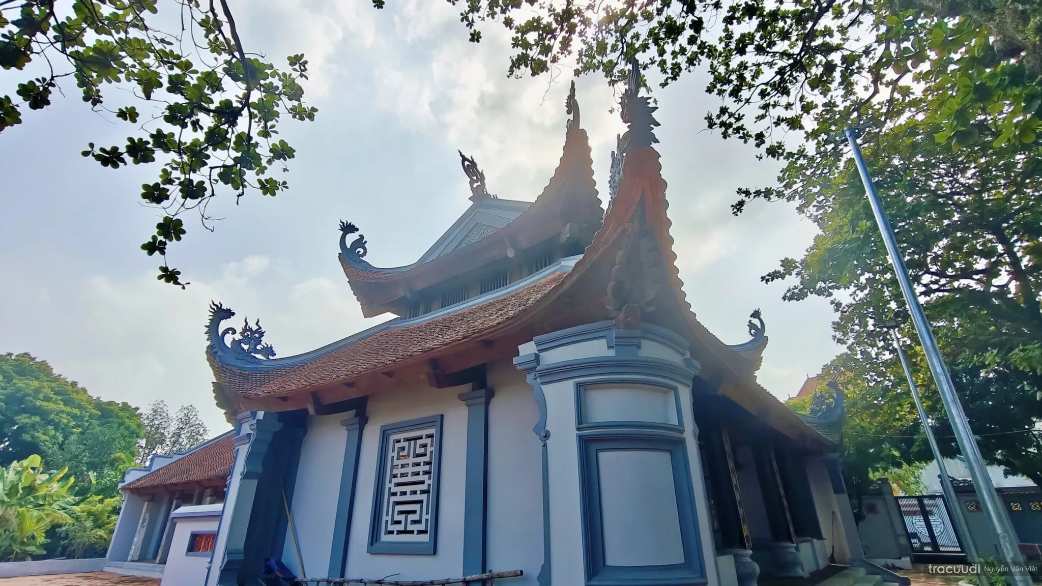 Mái đao tiền tế Đền Trong