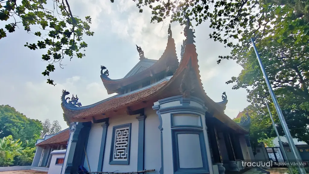 Mái đao tiền tế Đền Trong
