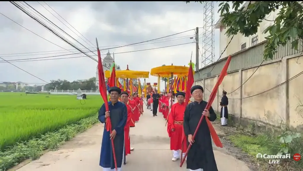 Đoàn rước Lễ hội Chùa Hương Thủy