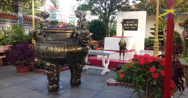 Lăng mộ ông Nguyễn Trung Trực