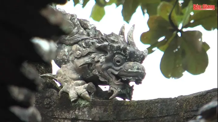 Phù điêu rồng trên mái Đình Am