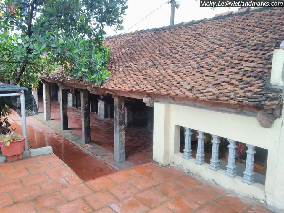 Khuôn viên Chùa So