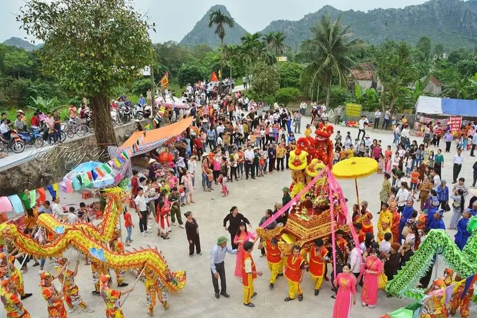 Quang cảnh Lễ hội chùa Hàn Sơn