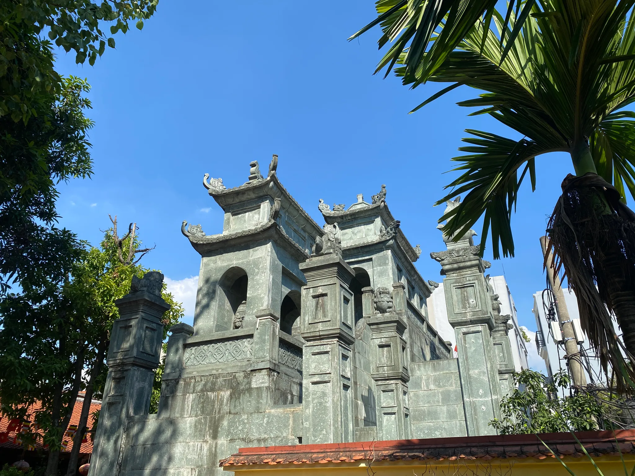 Kiến trúc cổng tam quan chùa Đại Bi