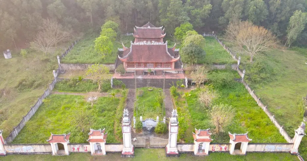 Cảnh quan di tích lịch sử văn hóa Rú Thành (núi Lam Thành)