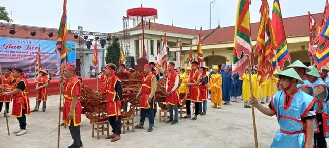 Lễ rước tại Lễ hội đình Sơn Vi