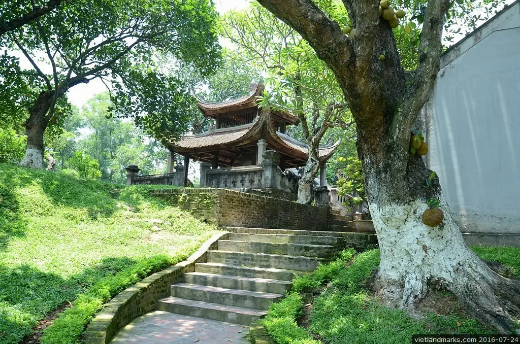 Nhà bia di tích Cổ Loa