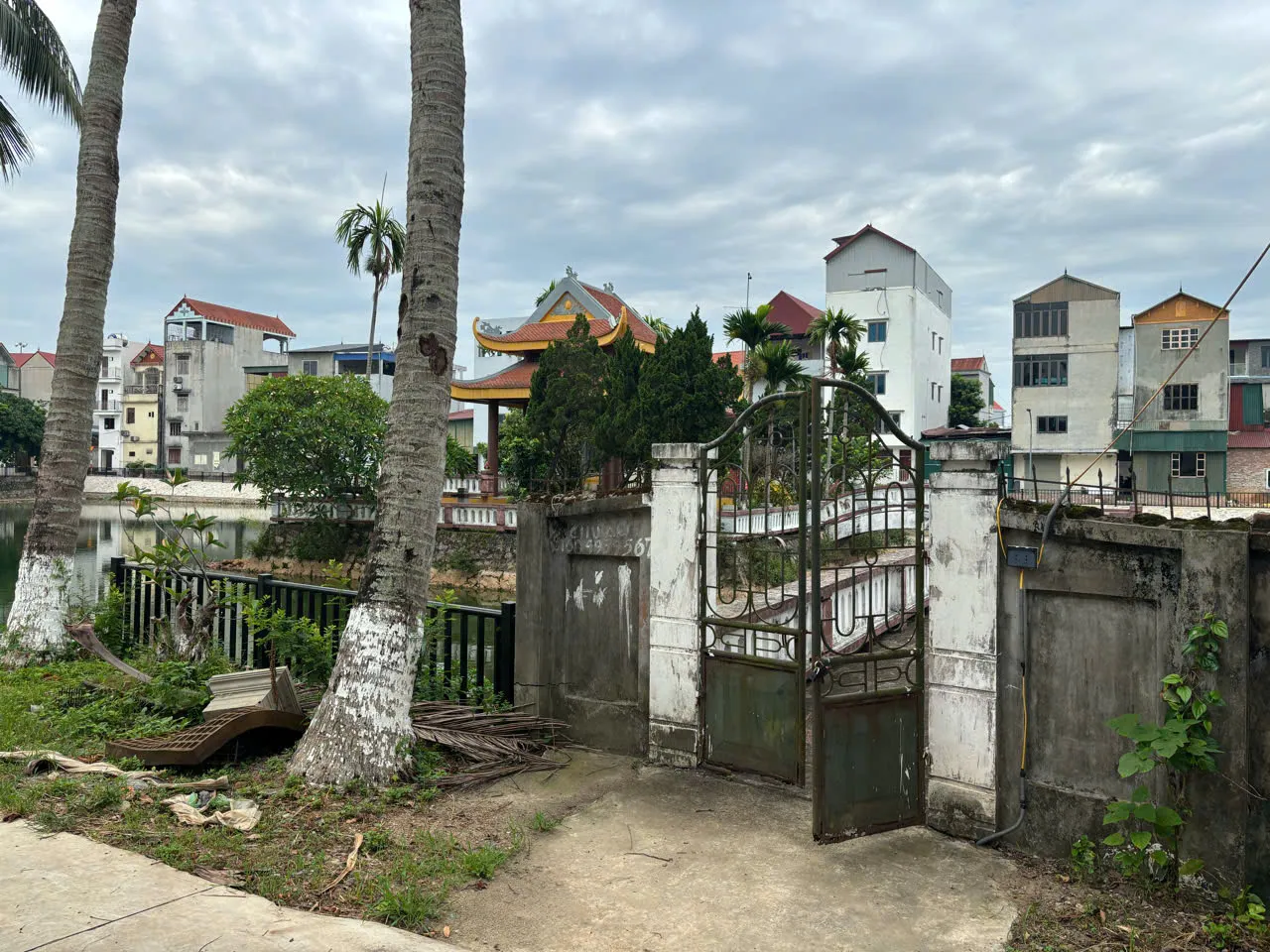 Cảnh quan khuôn viên Đình Ngọc Phúc