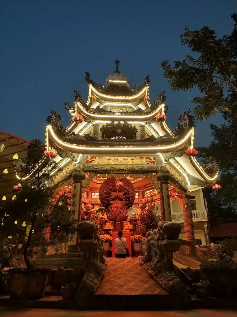 Cảnh quan Chùa Diên Phúc (Thái Bình) về đêm