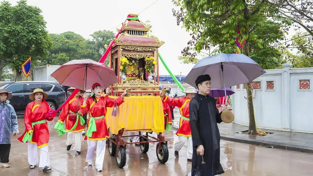 Rước kiệu Lễ hội thờ Đức Triệu Việt Vương
