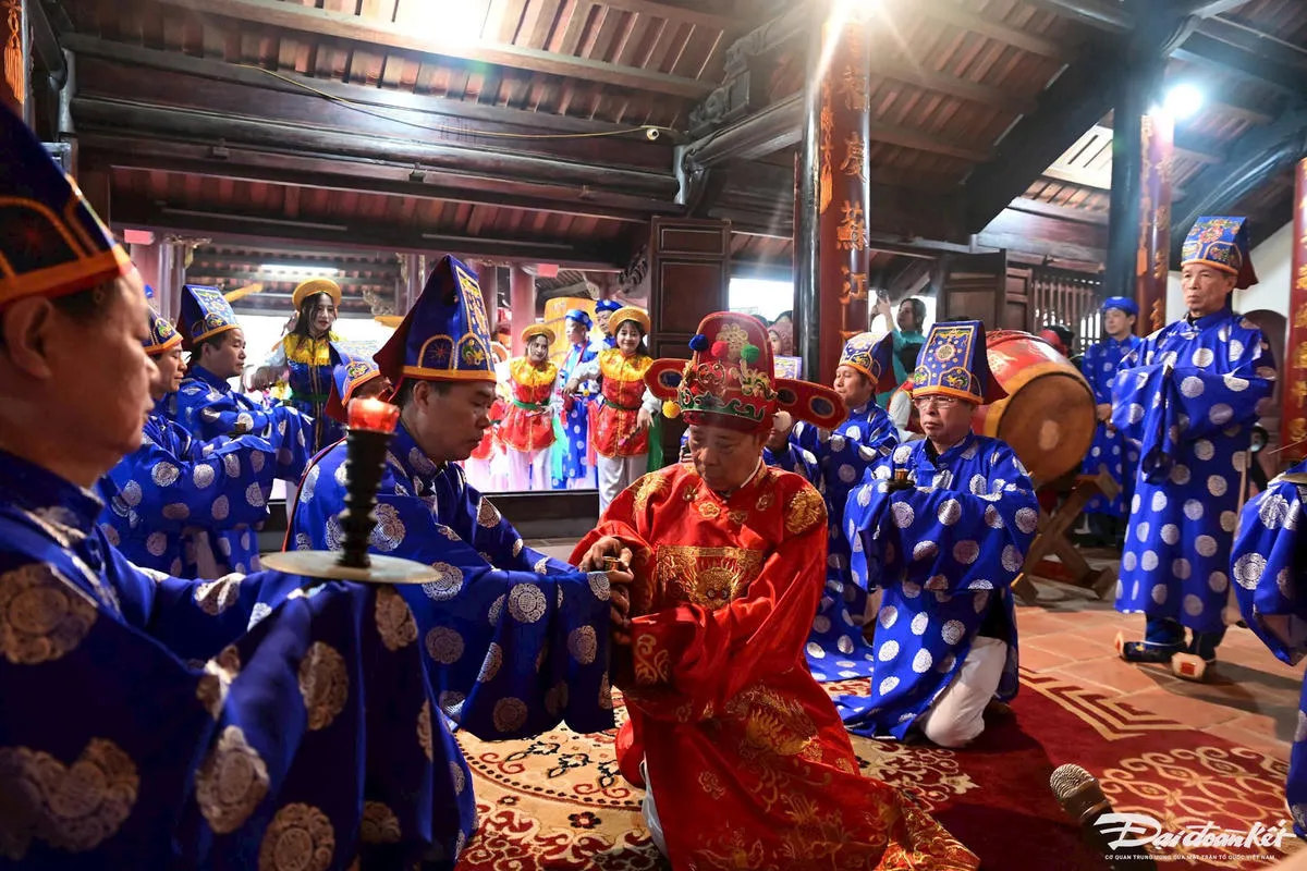 Nghi thức dâng tửu Hội đình Vòng