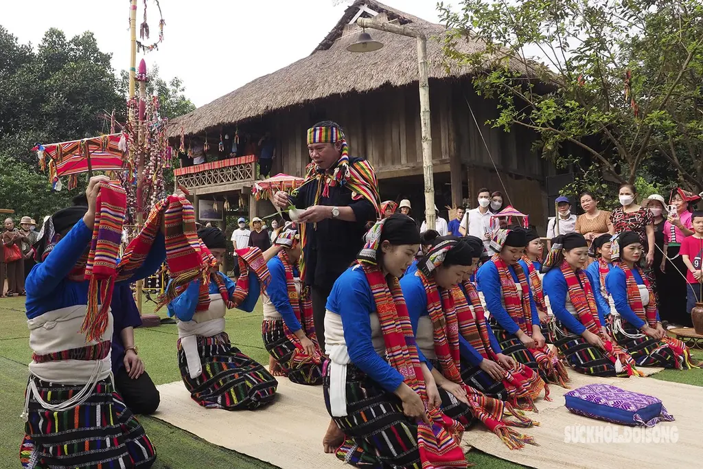 Tái hiện: Nghi thức của Lễ hội Chá Mùn