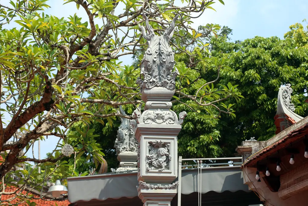 Họa tiết trên trụ biểu đình Hòe thị