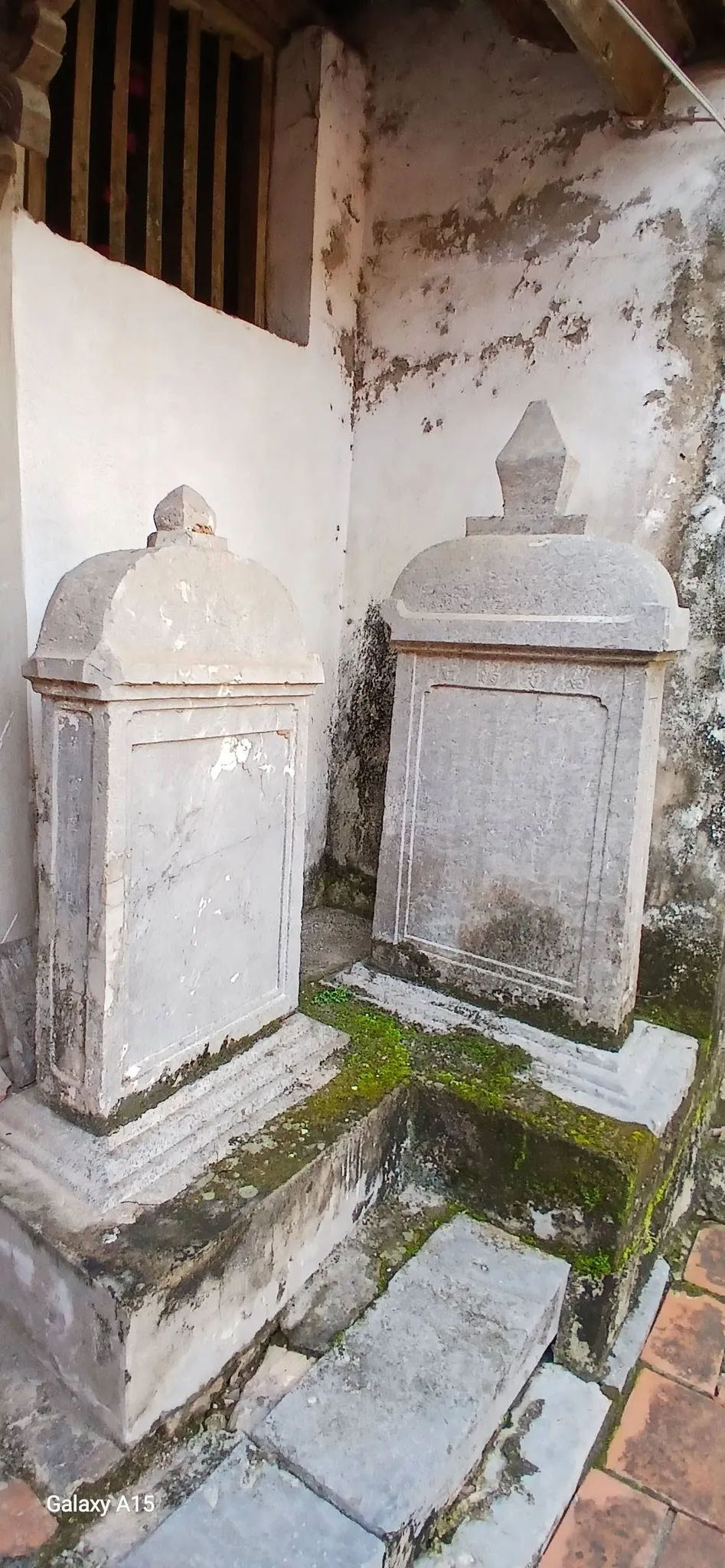 Bia đá đình làng Lam Điền