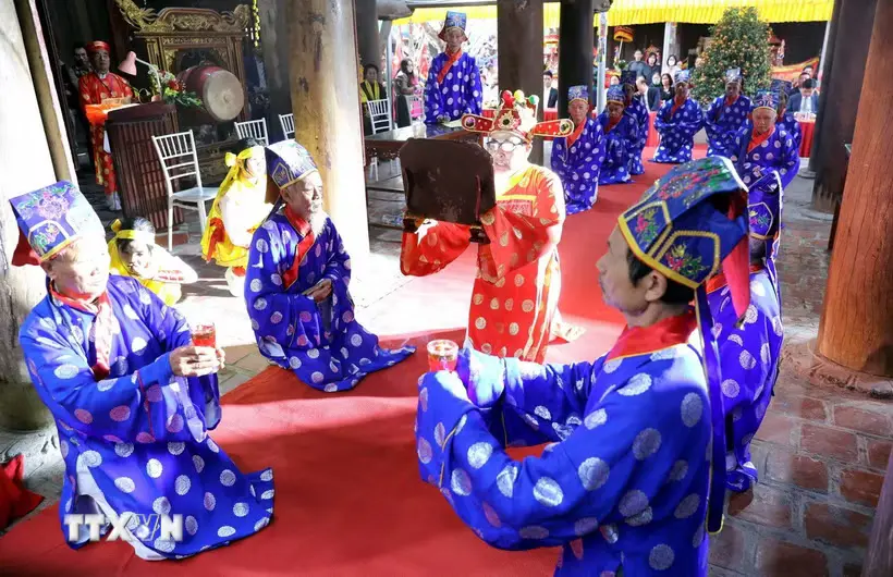 Lễ khai chỉ tại Hội chùa Keo (hội Xuân)