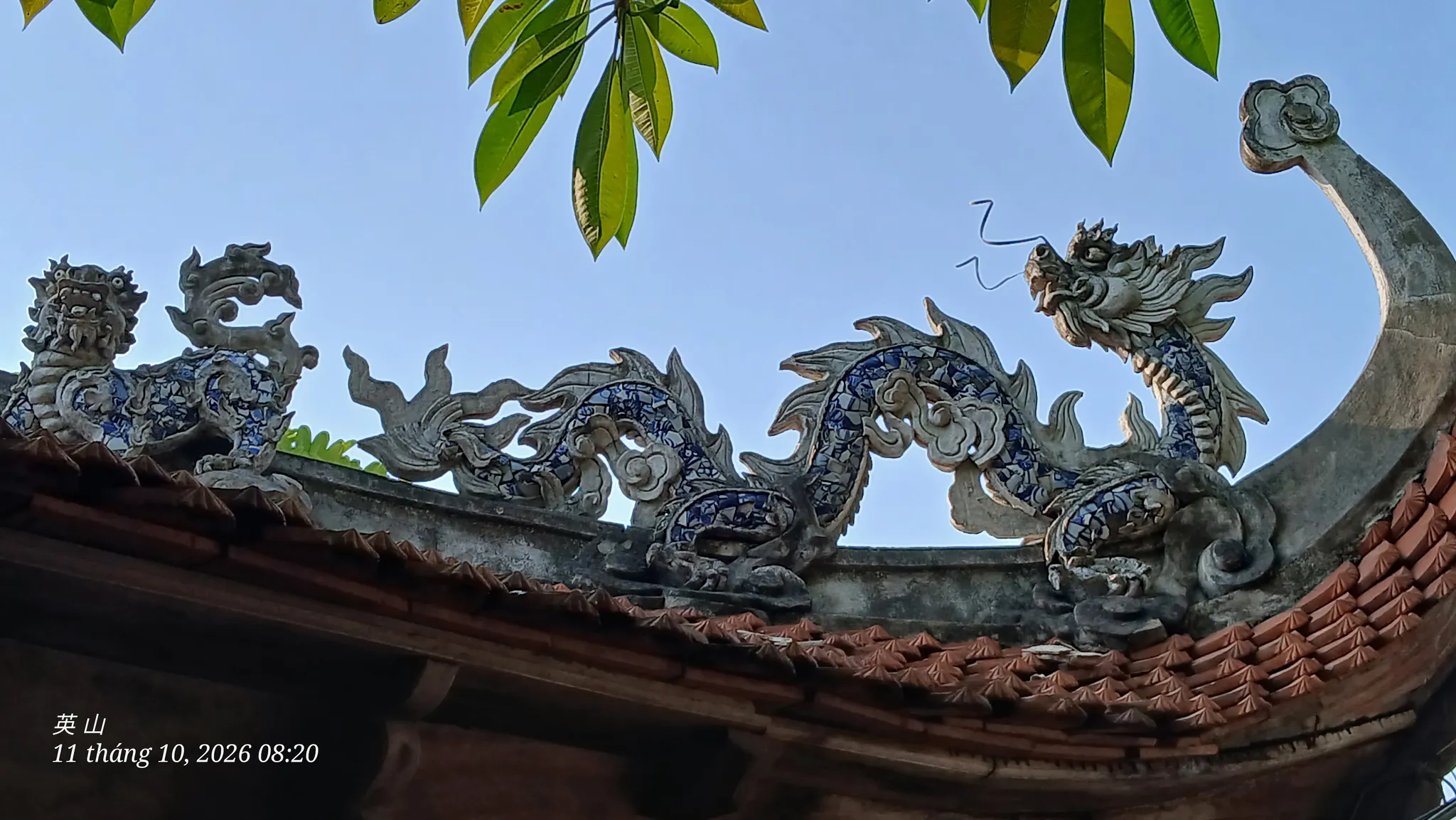 Linh vật rồng, phượng trên mái đao phương đình Ngọc Mạch