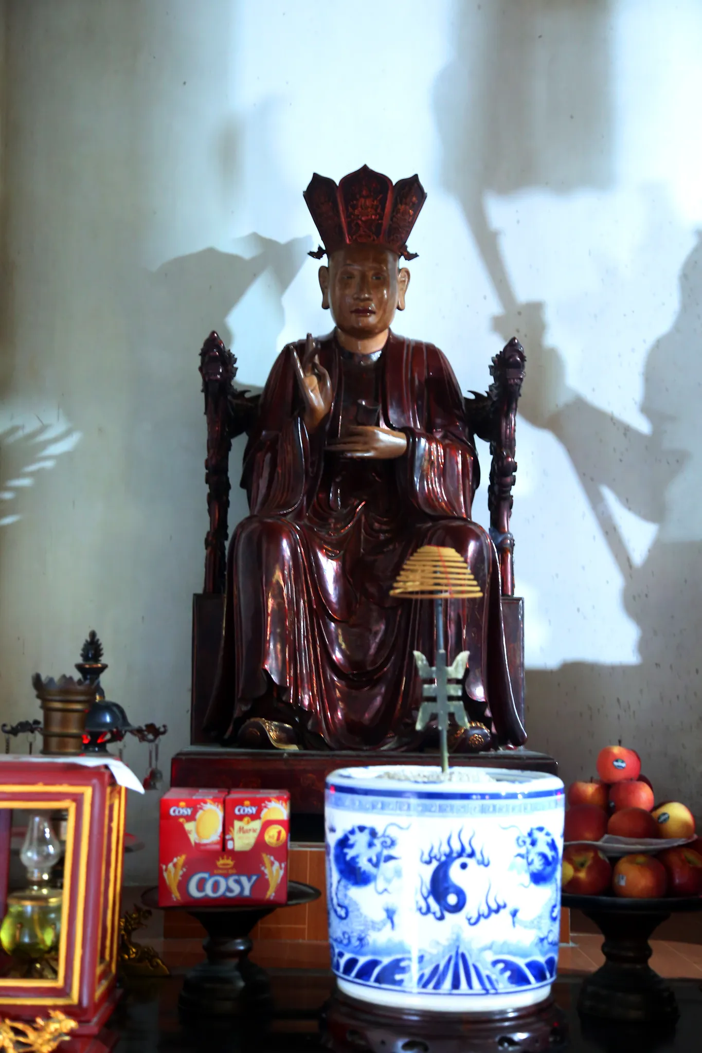 Tượng thờ trong chùa Ngọc Mạch